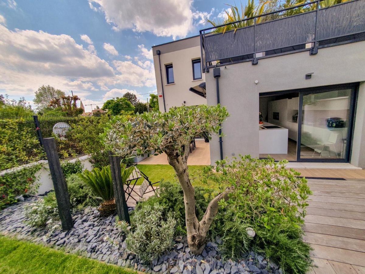 Exigehome - Chambre D'Hote Avec Jacuzzi Et Jardin Paysage, Partage Orgeval  Exterior photo